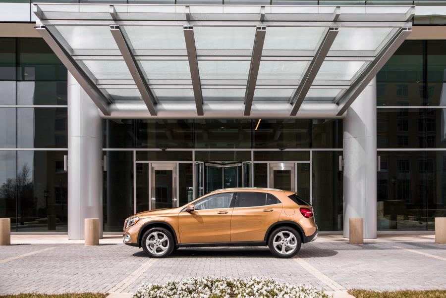  Mercedes-Benz GLA250 4Matic (X156) 2017 года  (NA) (фото 3 из 28)